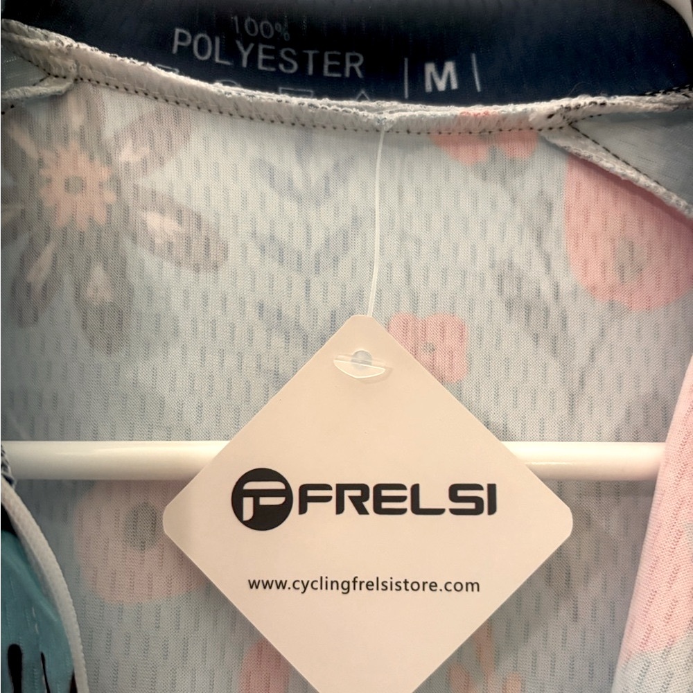NWT Frelsi Women’s Activewear Biking Jersey - Picture 14 of 15